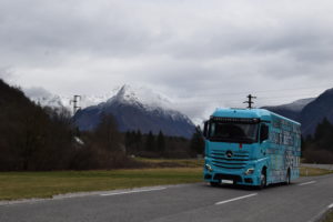 bibliobus iz Bovca proti KObaridu