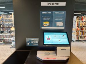 Knjigomat v Knjižnici Tolmin
